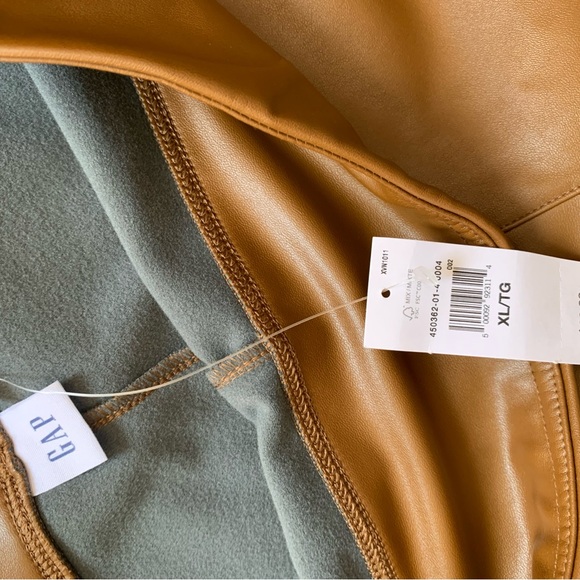 GAP Pull up pants XXL/TTG and XL/TG 2 Sizes available - Picture 7 of 8